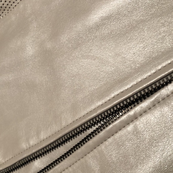 Halston cream color with slight shimmer moto jacket size 2 - Picture 7 of 8